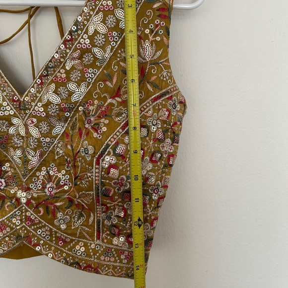 Gold Indian Lehenga and Choli - Picture 5 of 8